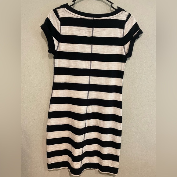 Banana Republic NWT Navy & White Stripe Tee Shirt Dress. Size XS - Picture 7 of 7